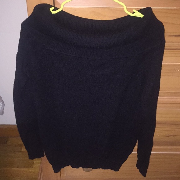 Black Off the Shoulders Sweater - Picture 3 of 4
